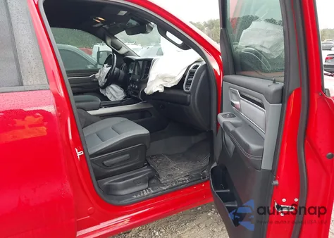 2021 Ram 1500 Big Horn 4X4 5'7 Box z USA, uszkodzony, nr VIN 1C6SRFFTXMN538529